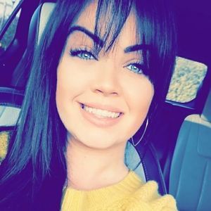 Meet your Posher, Caitlyn